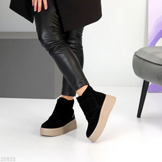 Модні замшеві зимові чорні прошиті черевики на бежевій платформі | Зображення 7
