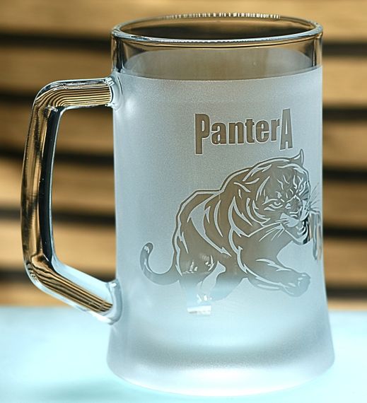 Пивной бокал 670 мл с гравировкой Пантера символ грации и силы подарок для женщины кружка с гравировкой | Зображення 1