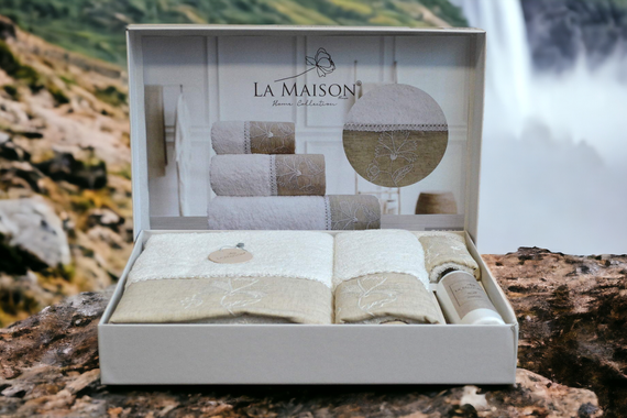 Подарунковий набір рушників La Maison, 3 шт. з ароматом Olivia | Зображення 1