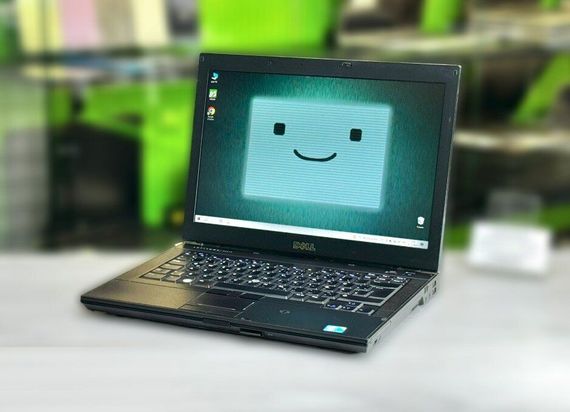 Ноутбук Б-клас Dell Latitude E6410 / 14.1" (1440x900) TN / Intel Core i5-520M (2 (4) ядра по 2.4 - 2.93 GHz) / 8 GB DDR3 / 128 GB SSD / Intel HD Graphics б/в | Зображення 3