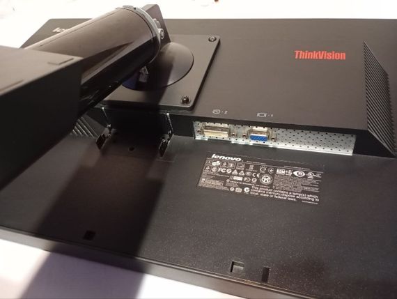 Комплект ПК: Lenovo ThinkCentre E73 Tower / Intel Core i3-4170 (2 (4) ядра по 3.7 GHz) / 8 GB DDR3 / 500 GB HDD / Intel HD Graphics 4400 + Монітор Lenovo ThinkVision L2251pwD / 22" (1920x1080) TN / 1x DVI, 1x VGA / VESA 100x100 б/в | Зображення 8