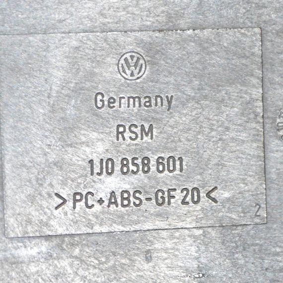 Підстаканник Vw Volkswagen Golf IV тримач для напоїв Фольксваген Гольф 4 1J0858601 | Зображення 3