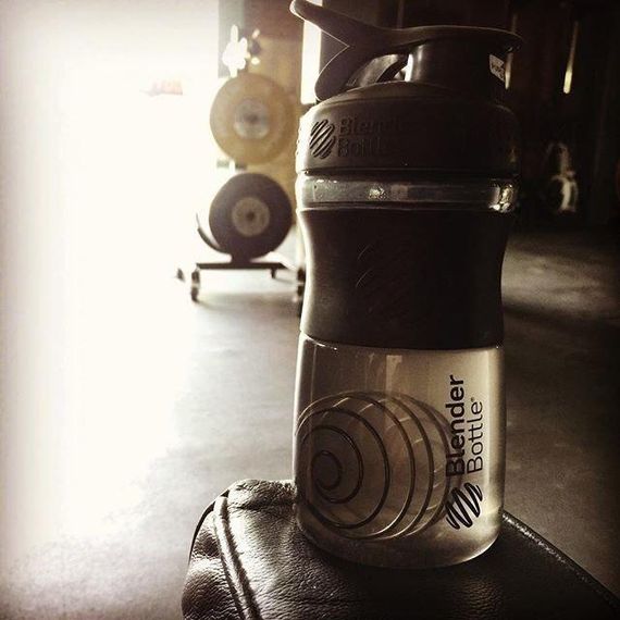 Спортивний шейкер (пляшка) BlenderBottle SportMixer Flip 20oz/590ml Black | Зображення 8