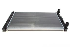 Радіатор охолодження Audi A4 A6 VW Passat 1.6-2.8 94-08 03002123