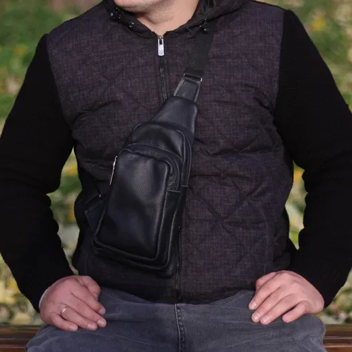 Стильна сумка чоловіча - бананка, слінг нагрудна з натуральної шкіри на блискавці чорна | Зображення 6