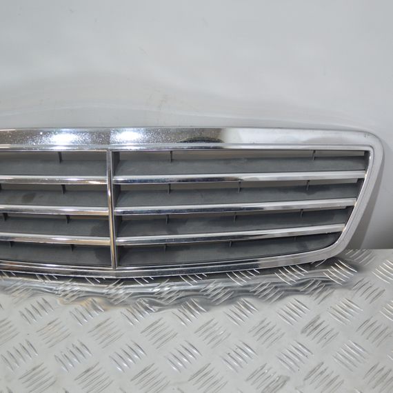 Решітка радіатора Mercedes W203 2000-2007 Решітка переднього бампера Мерседес в203 | Зображення 2