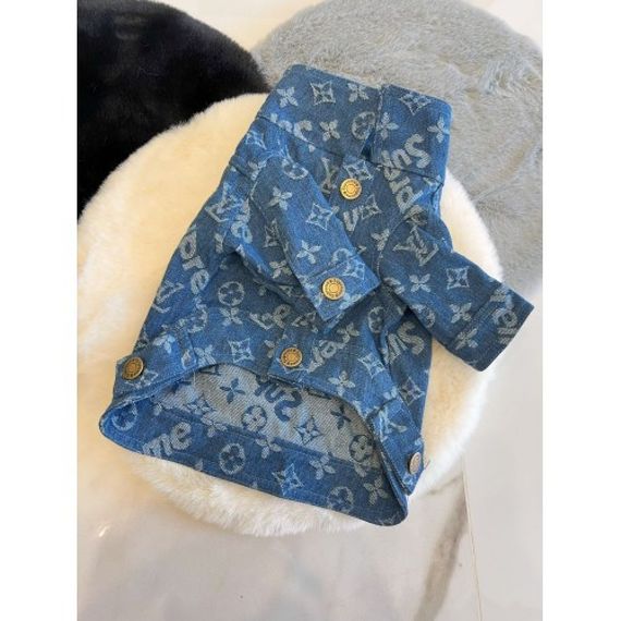 Брендовая джинсовая курточка для собак Louis Vuitton Supreme с белыми логотипами, голубой | Зображення 2