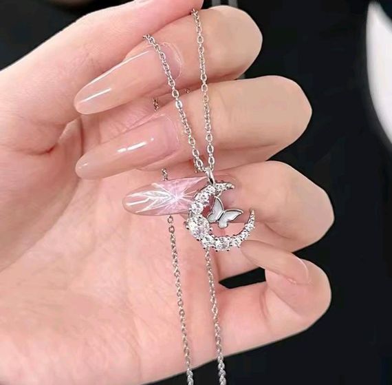 Ніжна підвіска з місяцем і метеликом, підвіска місяць, підвіска метелик, кулон, ланцюжок, кольє, підвіска з камінцями | Зображення 3