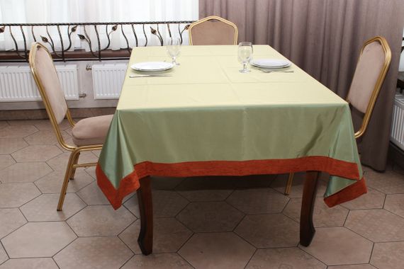 Скатертина Kayra "Carmen" тафта з шеніловим кантом 165×300 см Салатова | Зображення 2