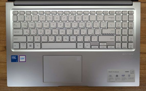 Ноутбук Asus VivoBook F1504V / 15.6" (1920x1080) IPS / Intel Core 5-120U (10 (12) ядер по 1.4 - 5.0 GHz) / 16 GB DDR4 / 500 GB SSD / Intel Graphics / WebCam / TouchID / Windows 11 б/у | Зображення 2
