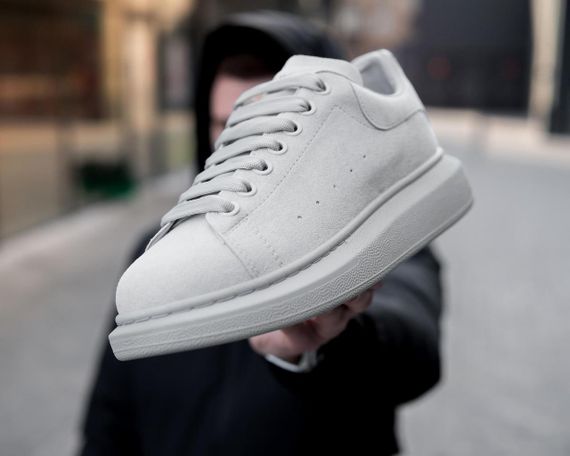 Кросівки замшеві Alexander McQueen Light Grey / Маквіни замшеві cвітло сірі з сірою підошвою | Зображення 1