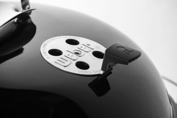 Угольный гриль Weber Master-Touch GBS E-5750 57 см, черный | Зображення 3