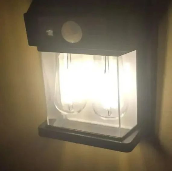 Настенный уличный светильник с солнечной панелью, фонарь с датчиком на движение SOLAR WALL LAMP YX-777 Black | Зображення 2