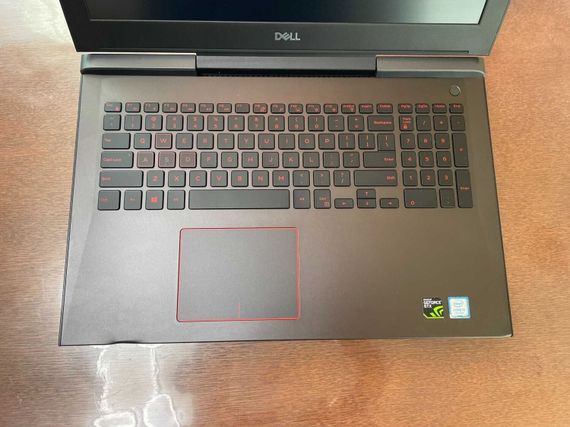Игровой ноутбук Dell Inspiron 15 Gaming 7577 / 15.6" (1920x1080) IPS / Intel Core i5-7300HQ (4 ядра по 2.5 - 3.5 GHz) / 16 GB DDR4 / 256 GB SSD / nVidia GeForce GTX 1060, 6 GB GDDR5, 192-bit / WebCam б/у | Зображення 3
