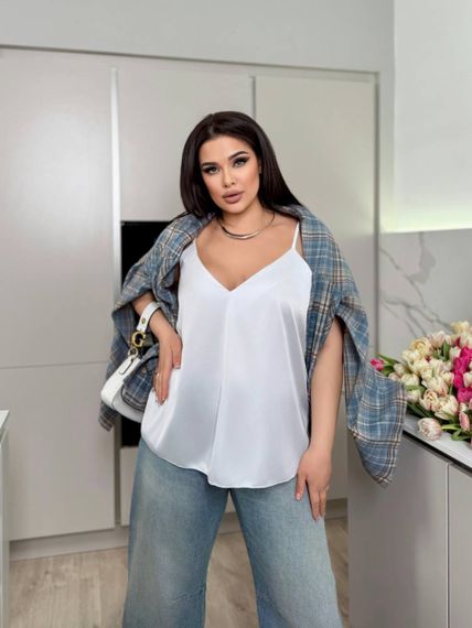 Женская летняя шелковая майка-топ на тонких бретелях BR1581 цвет белый, размер 56/58