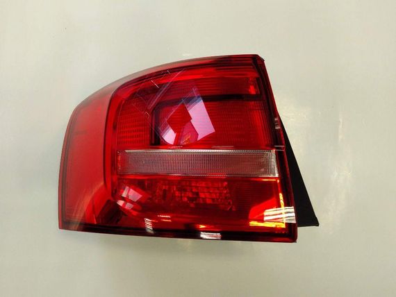 Ліхтар задній зовнішній лівий Volkswagen Jetta '14 - USA 5C6945095H