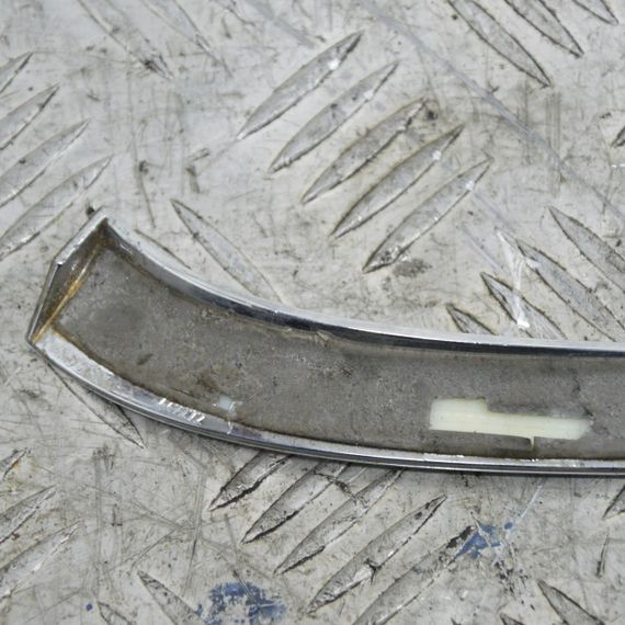 Накладка кутового скла задня права Ford Fiesta VII 2012-2017 Накладка задньої правої квартирки Форд 447272 | Зображення 4