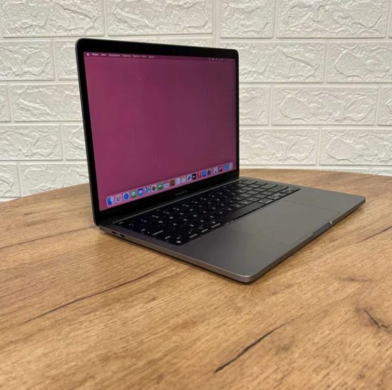 Ноутбук MacBook Pro 13 A2338 2020 Apple M1 8Gb SSD 500Gb 42цикла Б/В | Зображення 1