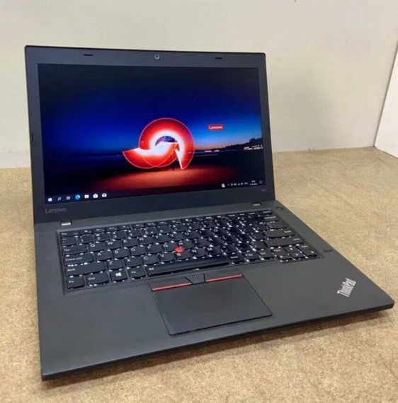 Ноутбук Lenovo ThinkPad T460 / 14" (1366x768) TN / Intel Core i5-6300U (2 (4) ядра по 2.4 - 3.0 GHz) / 8 GB DDR3 / 240 GB SSD / Intel HD Graphics 520 / WebCam б/у | Зображення 1