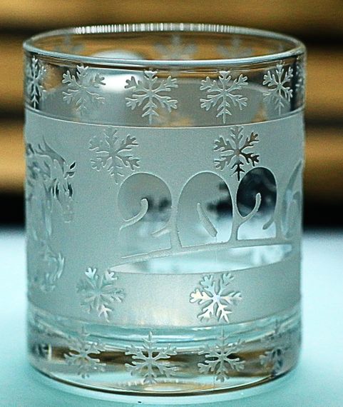 Подарункова чашка для чаю води кави 320 мл з гравіюванням символу року 2026 Кінь | Зображення 1