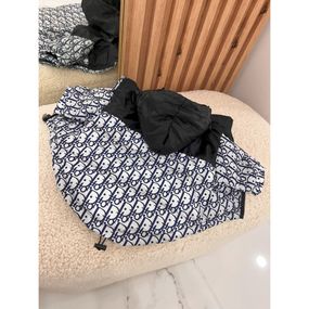 Брендовая зимняя куртка для собак DIOR со сьемным капюшоном, на змейке черная