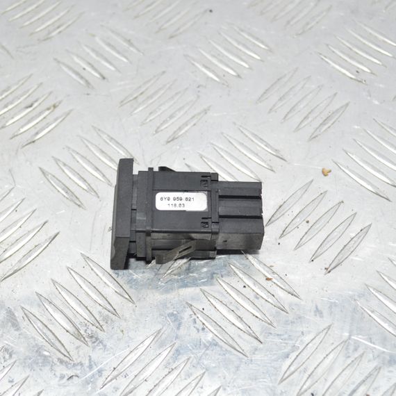 Кнопка обігріву заднього скла Skoda Fabia I 1999-2007 Кнопка підігріву заднього скла Шкода Фабія 1 6Y0959621 | Зображення 1