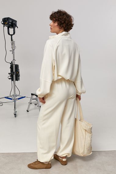 Вільний спортивний костюм із прямими штанами та кофтою з рукавами-реглан - кремовий цвет, M (є розміри) | Зображення 1