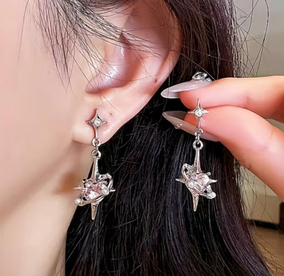 Сережки з зірочками, сережки з камінцями, сережки зірочки, сережки з зірками, сережки з камінчиками, сережки рожеві зірки | Зображення 2