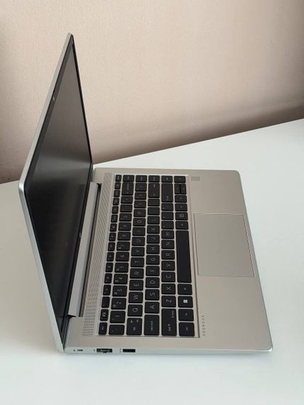 Ноутбук Б-клас HP Probook 445 G10 / 14" (1920x1080) IPS / AMD Ryzen 7 7730U (8 (16) ядер по 2.0 - 4.5 GHz) / 16 GB DDR4 / 256 GB SSD / AMD Radeon Vega 6 Graphics / WebCam / TouchID / Windows 11 б/в | Зображення 2