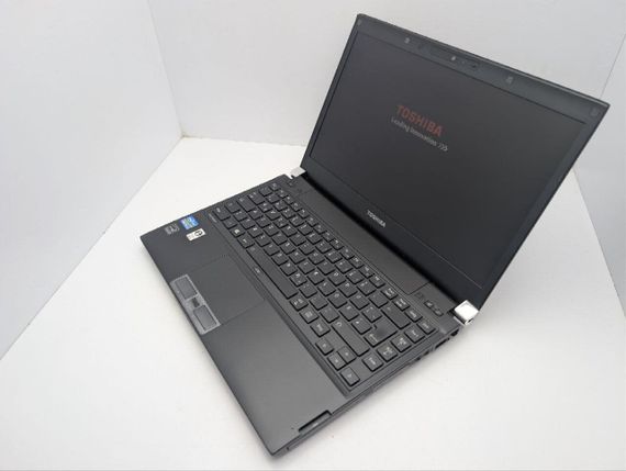 Ноутбук Toshiba Portege R930 / 14" (1366x768) TN / Intel Core i5-3340M (2 (4) ядра по 2.7 - 3.4 GHz) / 8 GB DDR3 / 320 GB HDD / Intel HD Graphics 4000 / WebCam / DVD-ROM б/в | Зображення 6