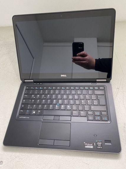 Ноутбук Б-класс Dell Latitude E7440 / 14" (1920x1080) TN Touch / Intel Core i5-4310U (2 (4) ядра по 2.0 - 3.0 GHz) / 8 GB DDR3 / 128 GB SSD / Intel HD Graphics 4400 / WebCam б/у | Зображення 1