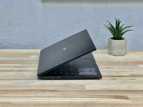 Ультрабук LG Gram 14Z90P / 14" (1920x1080) IPS / Intel Core i7-1165G7 (4 (8) ядра по 2.8 - 4.7 GHz) / 8 GB DDR4 / 512 GB SSD / Intel Iris Xe Graphics / WebCam / Win 11 Home б/у | Зображення 5