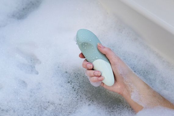 Вибратор универсальный бесшумный Womanizer Vibe Sage, мятный Sex Aura | Зображення 9