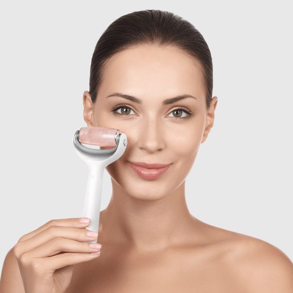 Ролер для голкової мезотерапії обличчя та тіла GESKE MicroNeedle Face&Body Roller 9в1 white | Зображення 3