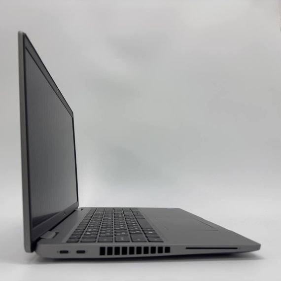 Игровой ультрабук Dell Latitude 5530 / 15.6" (1920x1080) IPS / Intel Core i7-1265U (10 (12) ядер по 3.6 - 4.8 GHz) / 16 GB DDR4 / 512 GB SSD / nVidia GeForce MX550, 2 GB GDDR6, 64-bit / WebCam б/у + Подарок Мышка и коврик | Зображення 6