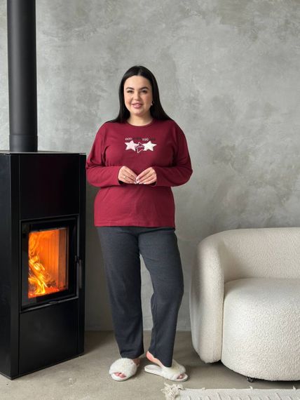 Зручна червона піжамка PLUS SIZE із зірочками та чорними штанами | Зображення 1