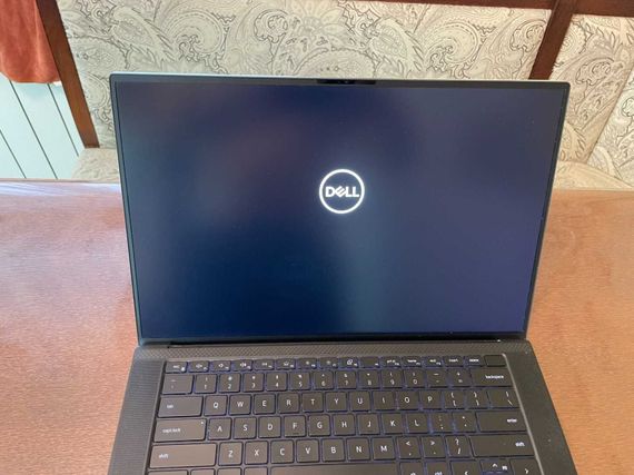 Игровой ноутбук Dell XPS 15 9510 / 15.6" (1920x1200) IPS / Intel Core i7-11850H (8 (16) ядер по 4.8 GHz) / 16 GB DDR4 / 512 GB SSD / nVidia GeForce RTX 3050, 4 GB GDDR6, 128-bit / WebCam б/у | Зображення 2
