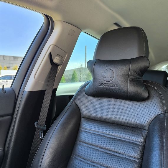 Подарунок водієві Skoda, Автомобільна подушка для шиї з лого, Подушка дорожня для шиї WN-83 | Зображення 5