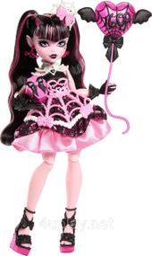 Лялька Монстр Хай Дракулаура жахливо солодкий день народження Оригінал Mattel Monster High Draculaura