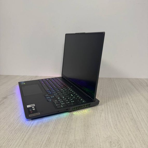 Игровой ноутбук Lenovo Legion 7 16ITHg6 / 16" (2560x1600) IPS / Intel Core i7-11800H (8 (16) ядер по 2.3 - 4.6 GHz) / 16 GB DDR4 / 512 GB SSD NVMe / nVidia GeForce RTX 3080, 8 GB GDDR6, 256-bit / WebCam б/у | Зображення 3
