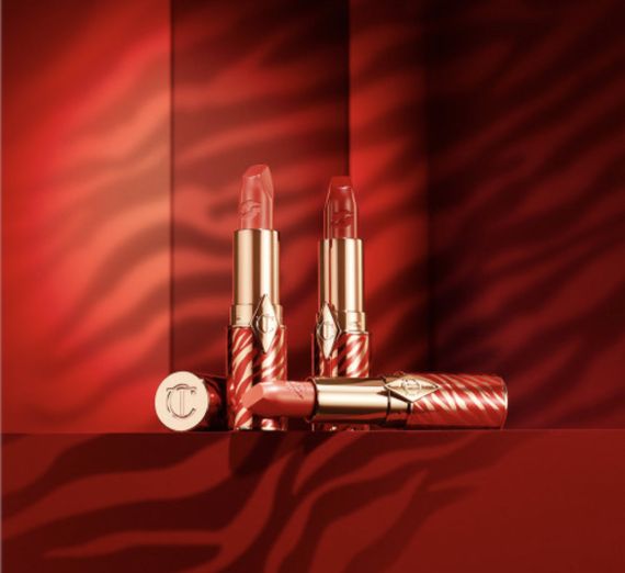 Помада Charlotte Tilbury LIMITED EDITION MATTE REVOLUTION in ONLY MUSE | Зображення 4