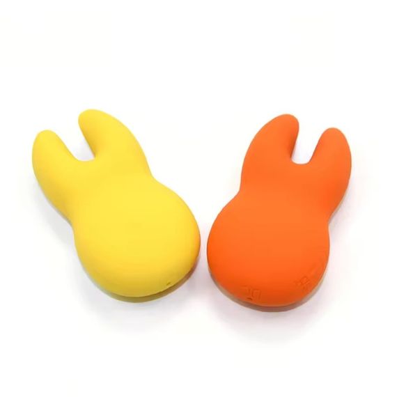 Вібратор для клітора із роздвоєним кінчиком Sweet Em Velvet Lure, жовтий Sex Aura | Зображення 1