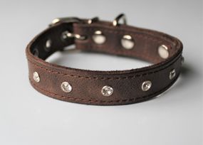 Кожаный ошейник со стразами "Lockdog" коричневый