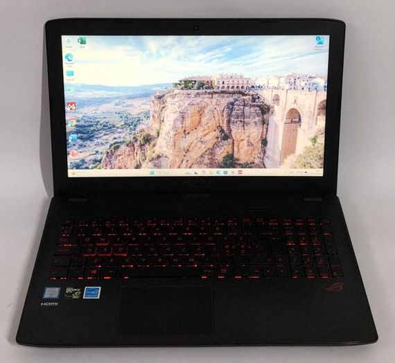 Ігровий ноутбук Asus ROG Strix GL552VW / 15.6" (1920x1080) IPS / Intel Core i5-6300HQ (4 ядра по 2.3 - 3.2 GHz) / 8 GB DDR4 / 480 GB SSD / nVidia GeForce GTX 960M, 2 GB GDDR5, 128-bit / WebCam / DVD-ROM / Win 11 Home б/в + Подарунок Накопичувач 64 ГБ | Зображення 1