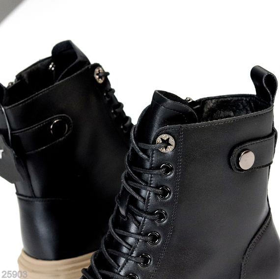 Чорні шкіряні черевики берці на блискавці на бежевому тракторної підошві | Зображення 1