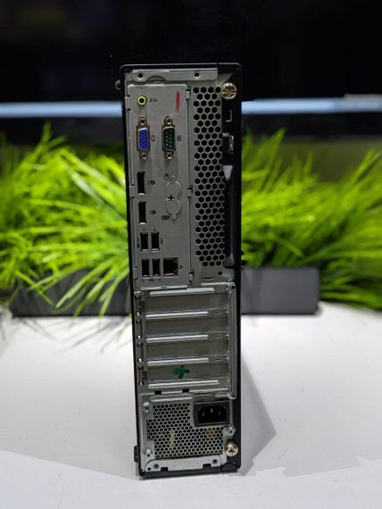 Комп'ютер Lenovo ThinkCentre M900 SFF / Intel Core i5-6500 (4 ядра по 3.2 - 3.6 GHz) / 8 GB DDR4 / 240 GB SSD / Intel HD Graphics 530 / DisplayPort б/в | Зображення 3