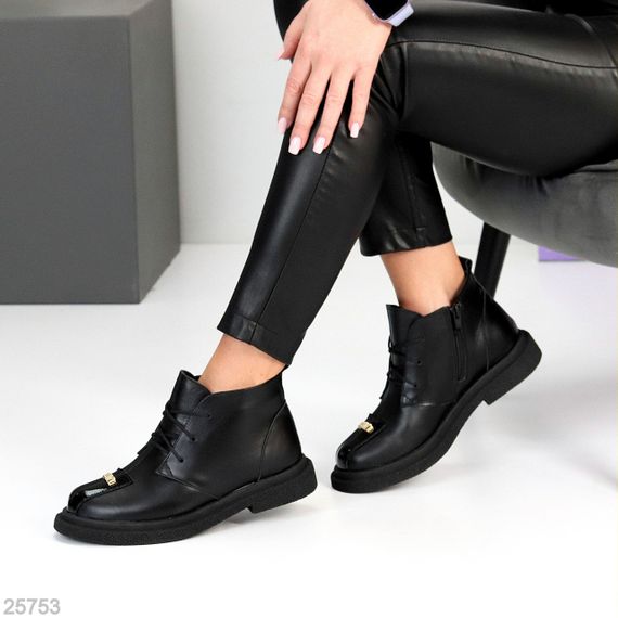 Дизайнерські чорні шкіряні зимові черевики з глянсовою вставкою | Зображення 6