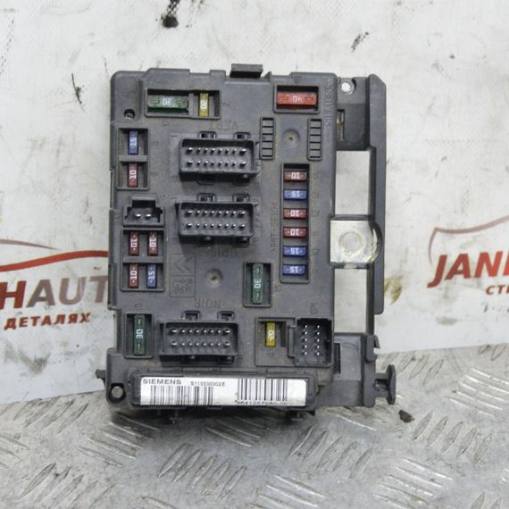 Блок запобіжників BSM A4 Citroen C5 2001-2008 Модуль БСМ а4 Сітроен ц5 9641257980 S110500002E