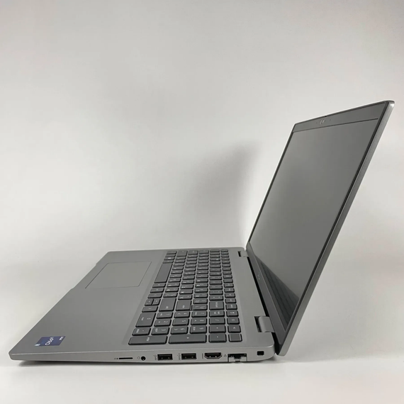 Ультрабук Б-клас Dell Latitude 5530 / 15.6" (1920x1080) IPS / Intel Core i5-1250P (12 (16) ядер по 1.2 - 4.4 GHz) / 16 GB DDR4 / 256 GB SSD / Intel Iris Xe Graphics / WebCam / HDMI б/в + Подарунок Бездротова миша / USB | Зображення 4