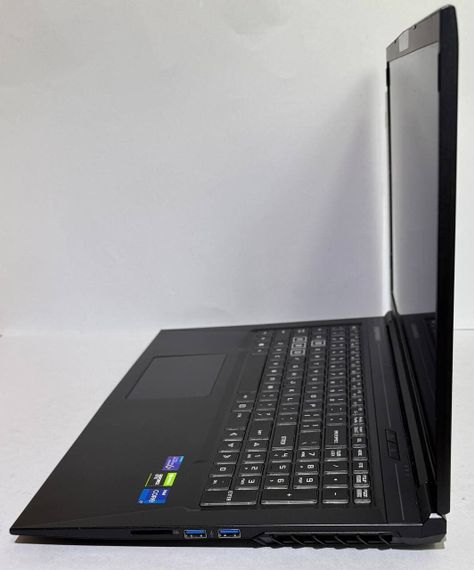 Ігровий ноутбук СyberpowerPC Tracer V Gaming L17G GM7TG5R / 15.6" (1920x1080) IPS / Intel Core i7-11800H (8 (16) ядер по 2.3 - 4.6 GHz) / 16 GB DDR4 / 512 GB SSD / nVidia GeForce GTX 1650, 4 GB GDDR5, 128-bit / WebCam б/в | Зображення 6